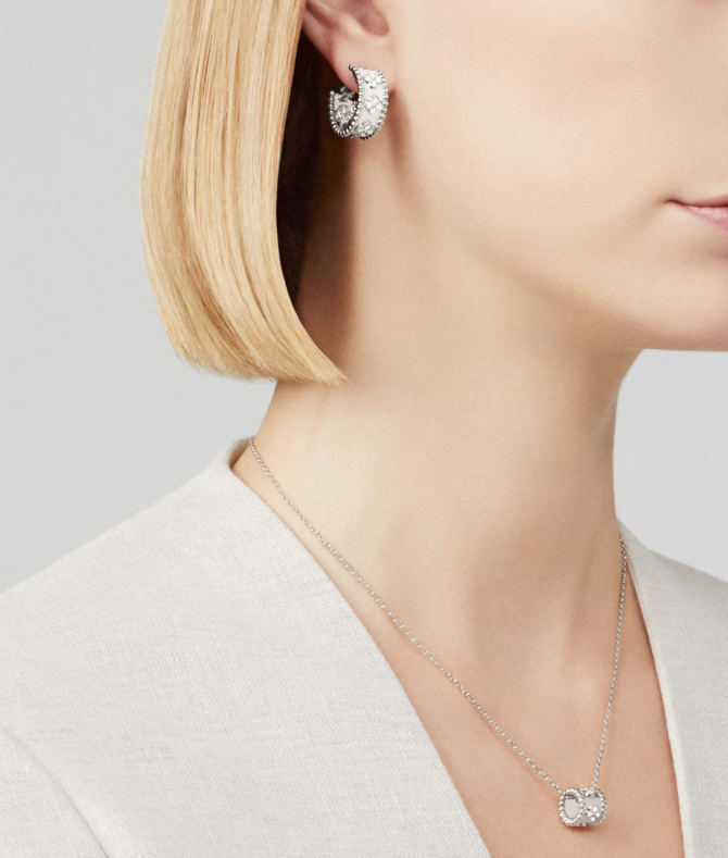 Perlée Clovers Hoop Earrings