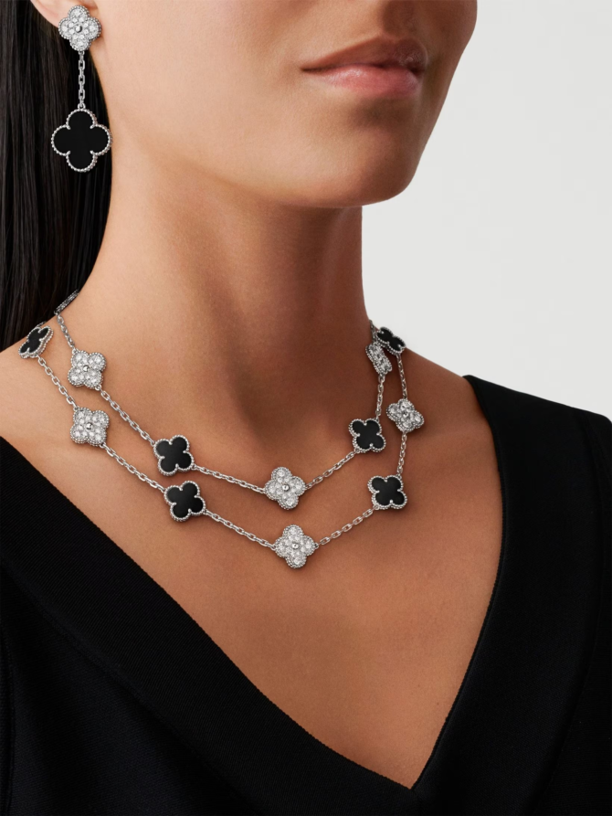 Magic Alhambra Earrings, 2 Motif, Diamonds