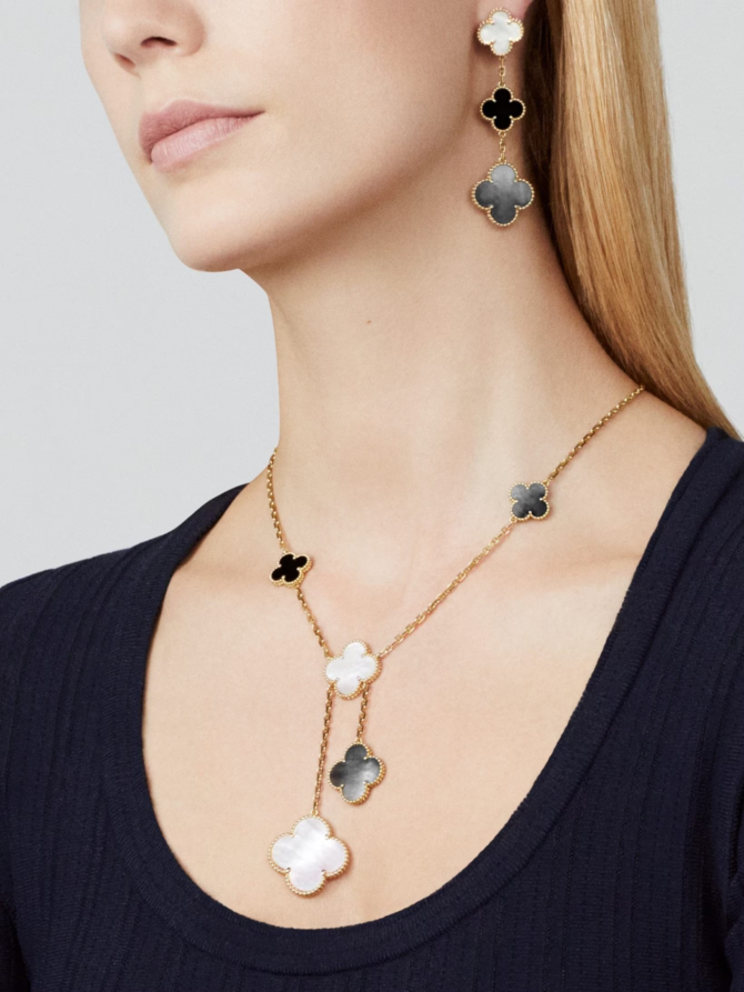 Magic Alhambra Necklace, 6 Motifs