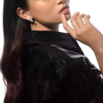 Move Uno Diamond Pavé Earrings - Image 2