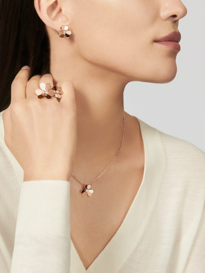 Frivole Pendant, Small Model