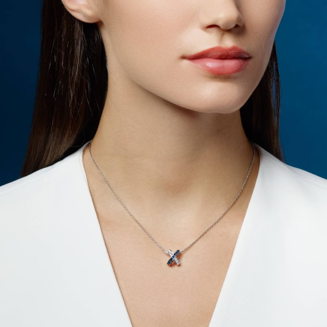 Jeux de Liens Pendant, White Gold, Sapphires, Diamonds