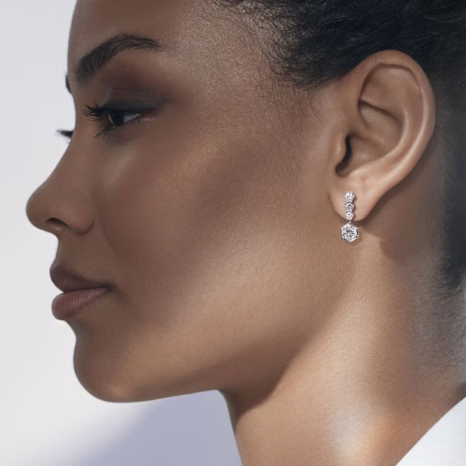 Bee de Chaumet 0.50-carat Earrings, White Gold, Diamonds
