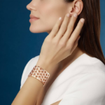 Bee de Chaumet Cuff Rose Gold, Diamonds - Image 2
