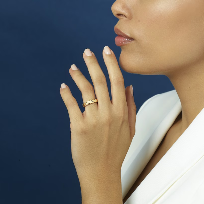 Torsade de Chaumet Wedding Band, 4mm