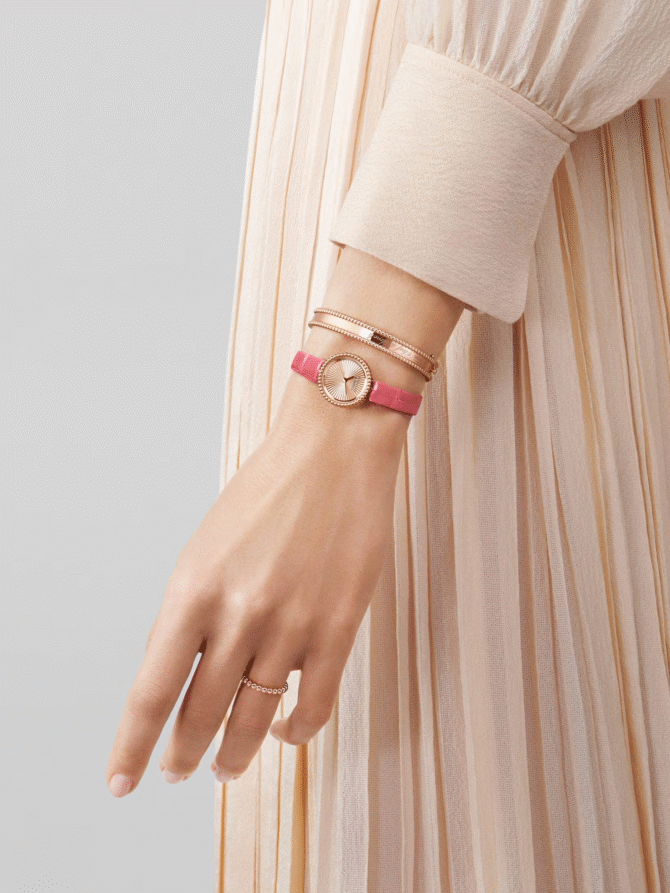 Perlée Pearls of Gold Ring, Medium Model