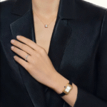 Quatre White Edition Pendant, S Motif - Image 2