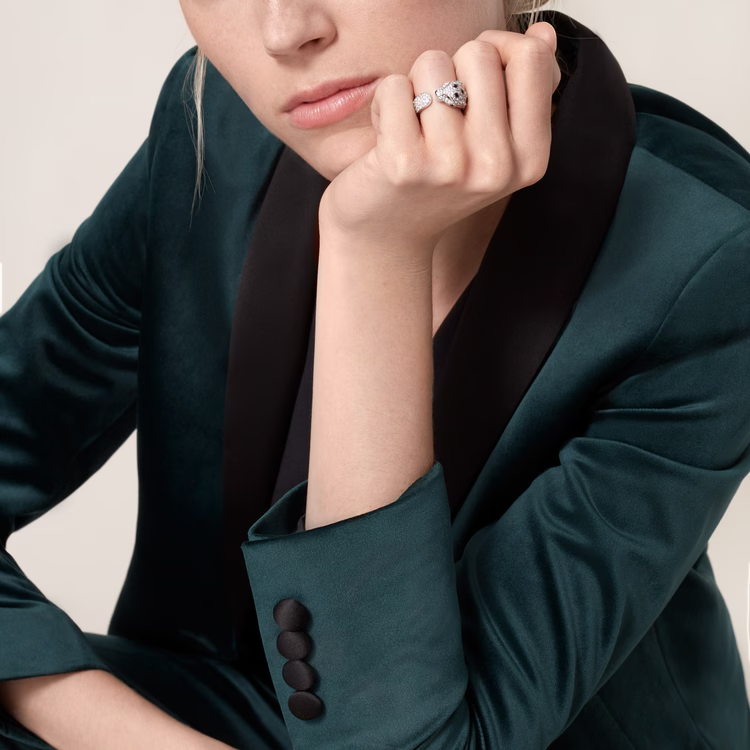 Panthčre de Cartier Ring, Medium Model, Half-Paved - Image 3